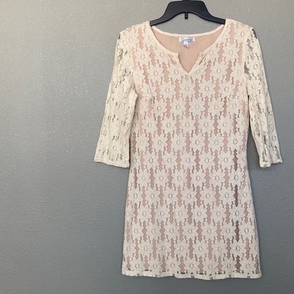 Speechless Dresses & Skirts - Tan Lace Dress 3/4 Sleeves Size Medium